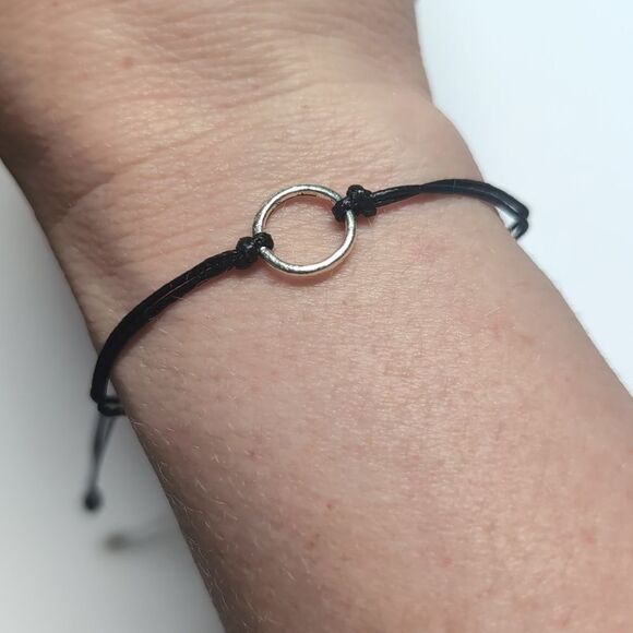 516 Black Adjustable Slider‎ Bracelet with Silver Ring - Picture 1 of 5
